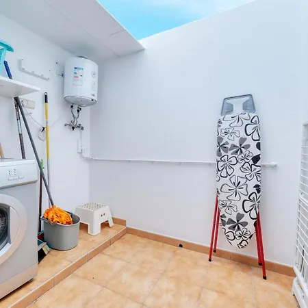 Casa Albi - Shared Pool With Bbq By Lanzarote Vacation Homes Playa Blanca (Lanzarote)