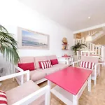 Semesterbostad Casa Albi - Shared Pool With Bbq By Lanzarote Playa Blanca (Lanzarote)