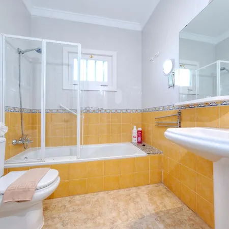 Feriehus Casa Albi - Shared Pool With Bbq By Lanzarote Playa Blanca (Lanzarote)