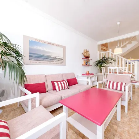 Feriehus Casa Albi - Shared Pool With Bbq By Lanzarote Playa Blanca (Lanzarote)